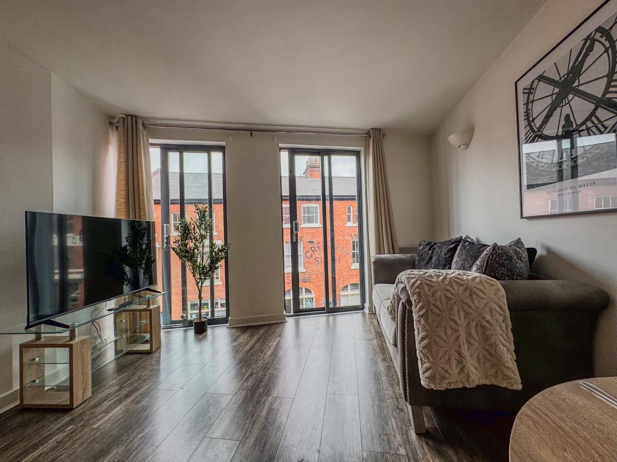 J Quarter 1br - Free Parking - Two