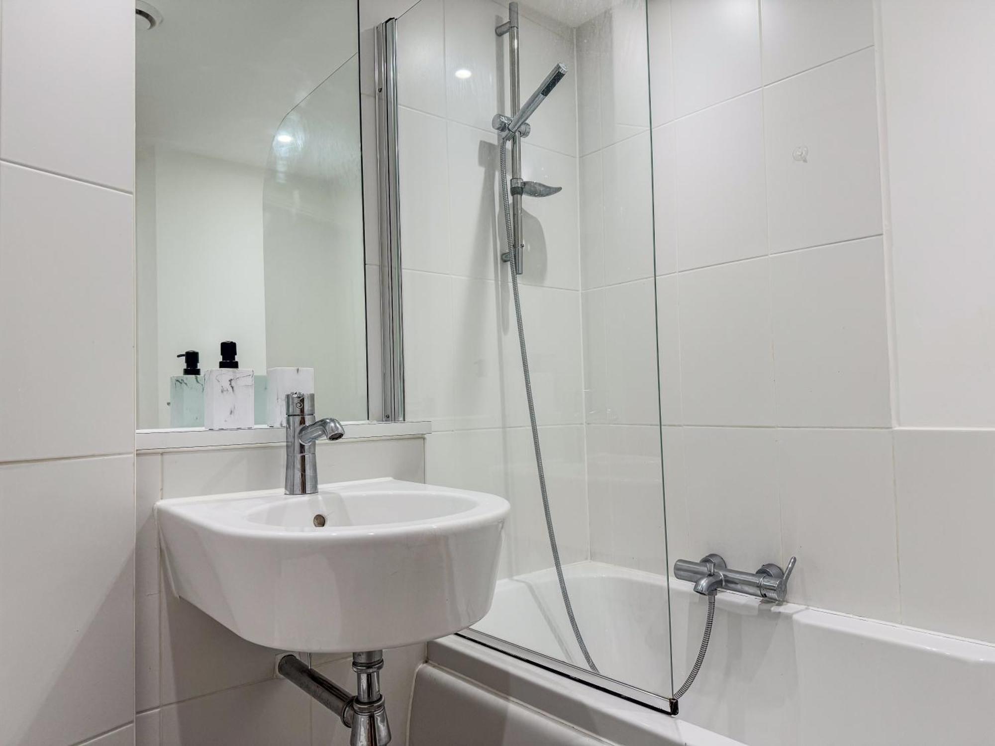 Apartment J Quarter 1br - Free Parking - Two
