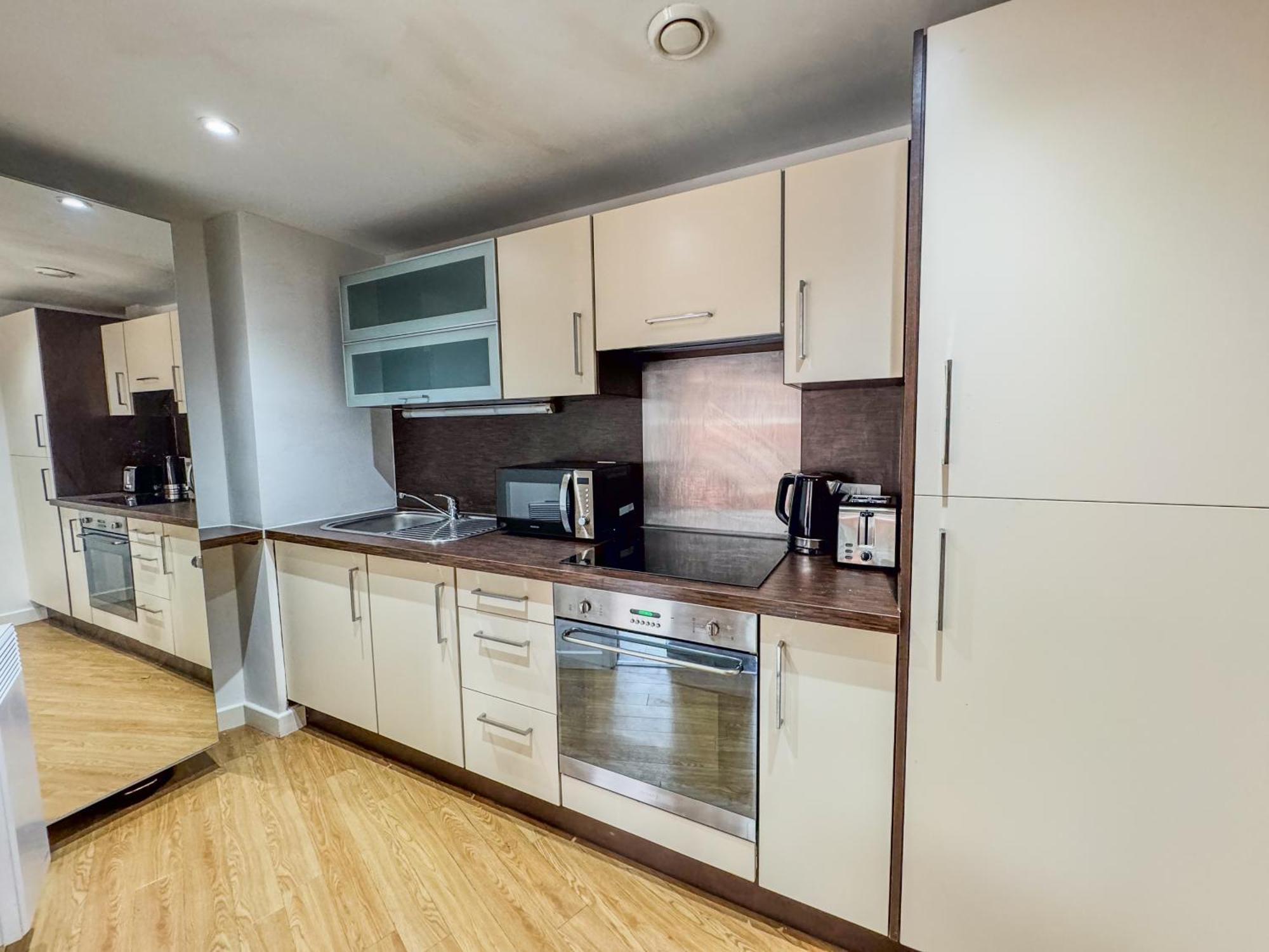 Apartment J Quarter 1br - Free Parking - Two